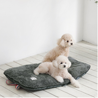 Woolly TOMS PICNIC CUSHION チャコール